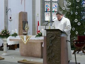 Tag des "Ewigen Gebetes" in St. Crescentius (Foto: Karl-Franz Thiede)